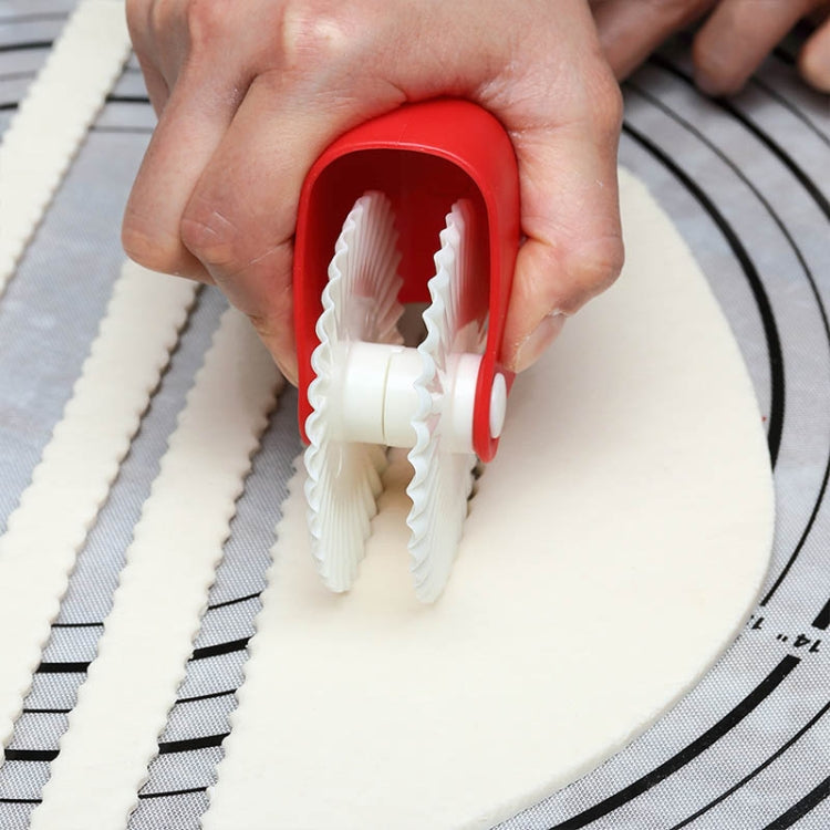 Baking Tools Pasta Cutting Wheel Hemming Wheel Manual Noodle Cutter Roller Knife Creative Kitchen Gadgets(Point Cut) - Baking Pastry Tools by PMC TechLife | Online Shopping South Africa | PMC TechLife | Buy Now Pay Later Mobicred